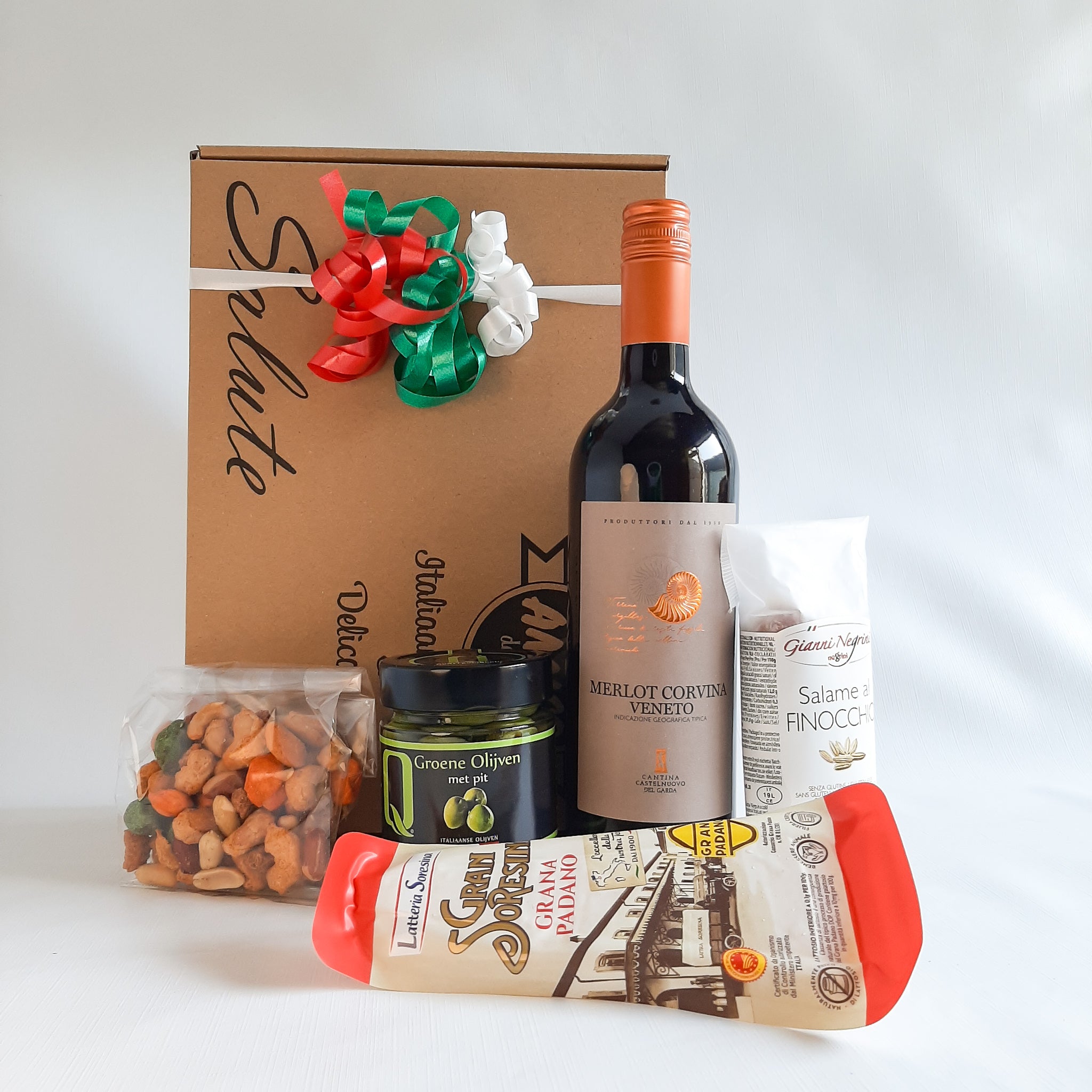 Borrelbox Italiaans (keuze uit witte of rode wijn of prosecco)