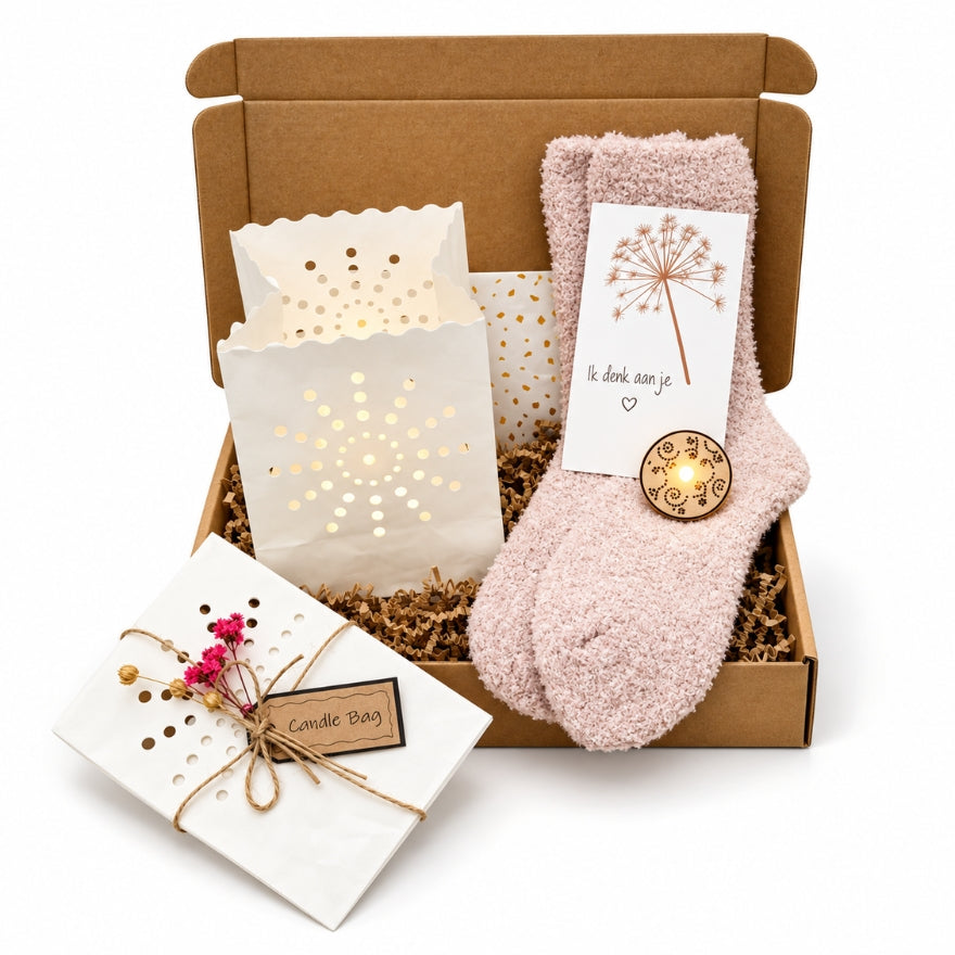 Brievenbus Cadeau Licht Puntje met Candlebag en Wollen Sokken