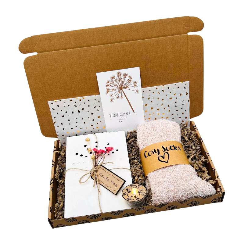 Brievenbus Cadeau Licht Puntje met Candlebag en Wollen Sokken