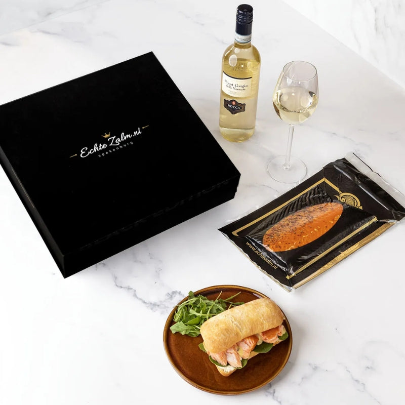 Gerookte zalm & wijn cadeau (Black Edition)