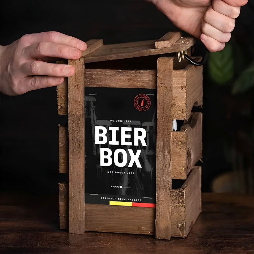 Houten Bierkrat | Openen met breekijzer!