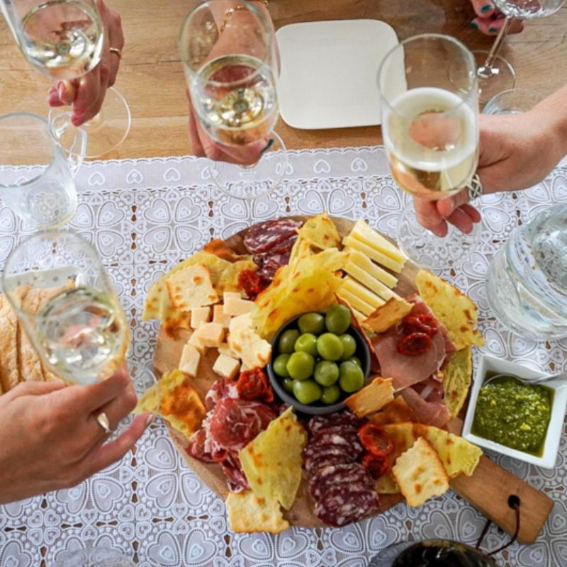 Borrelbox Italiaans (keuze uit witte of rode wijn of prosecco)