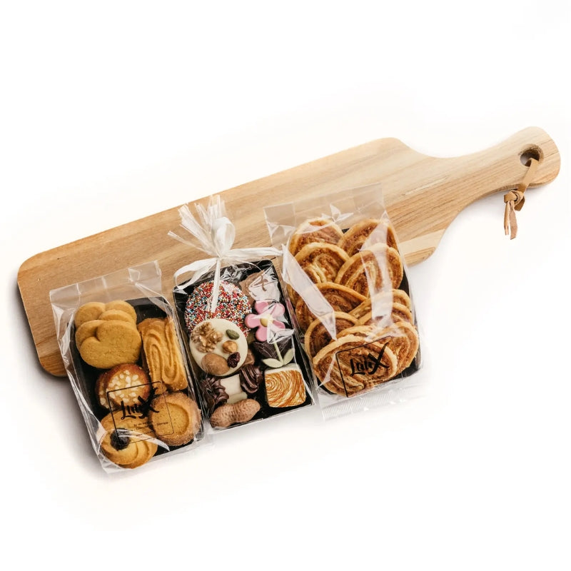 Snijplank met koekjes en chocolade groot