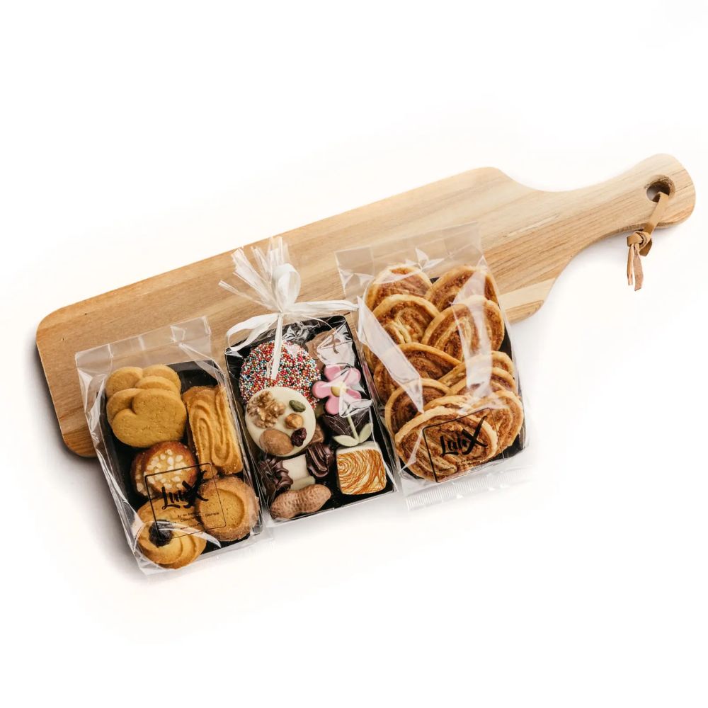 Snijplank met koekjes en chocolade groot