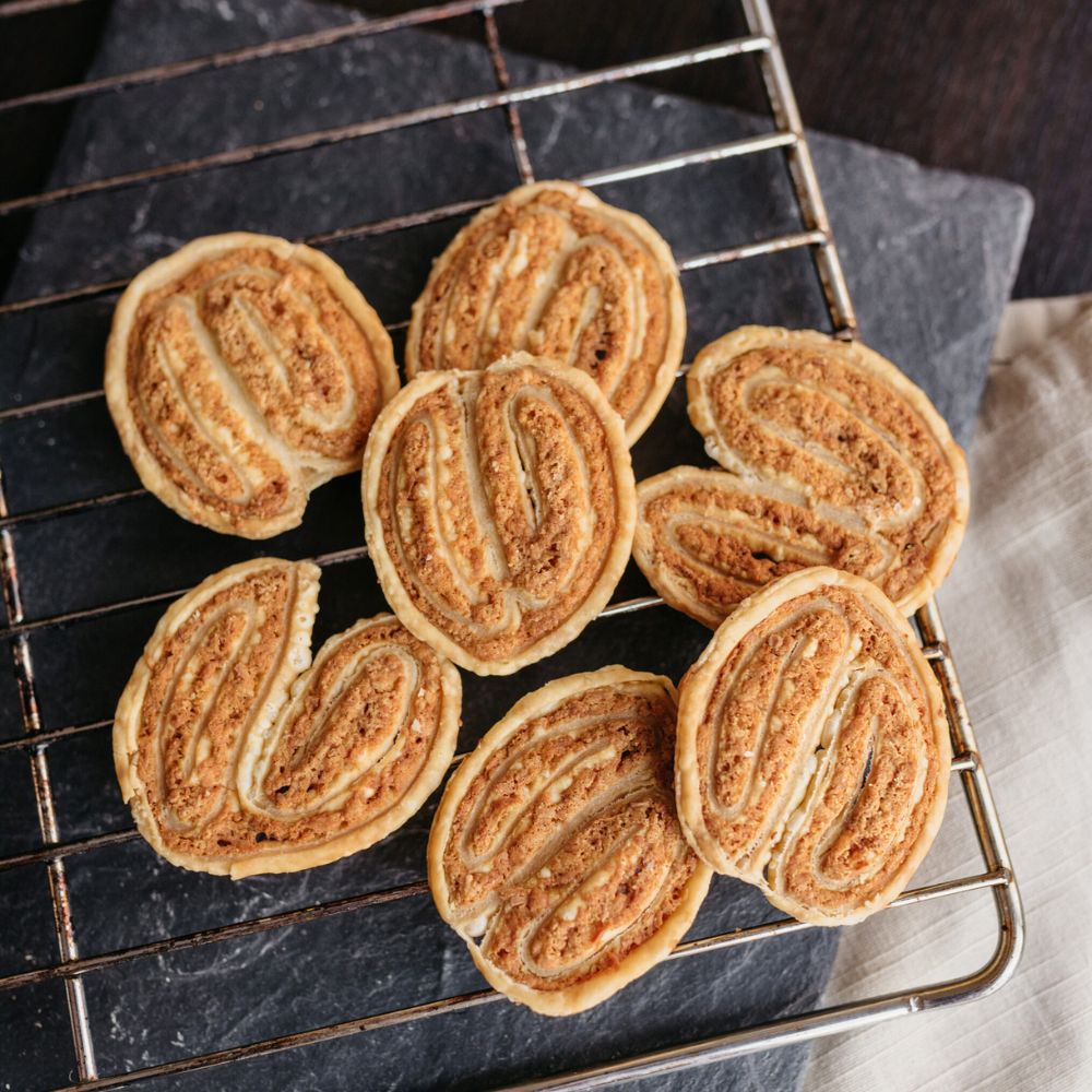 Snijplank met koekjes en chocolade groot