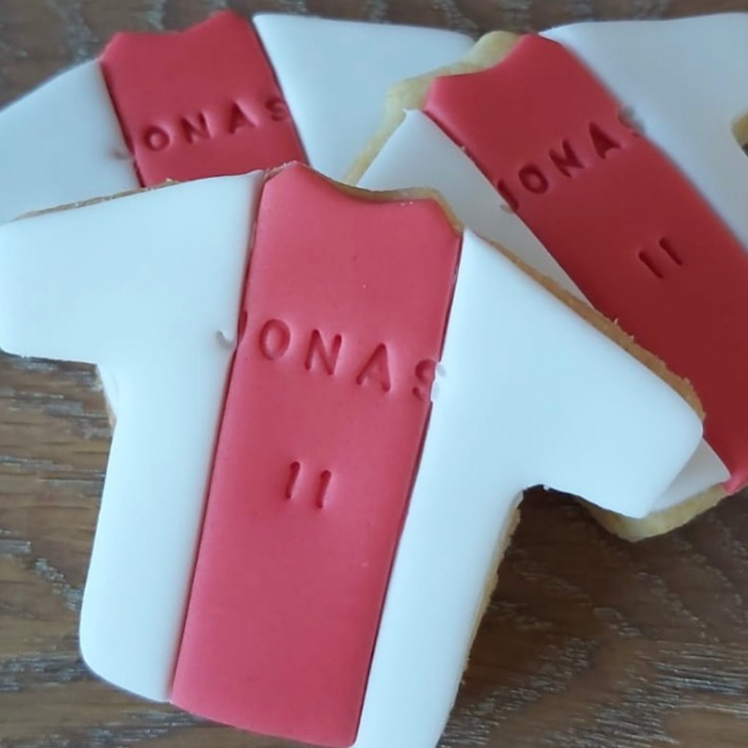Chocoloco Voetbalshirt koekjes met je eigen naam en rugnummer!
